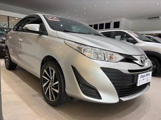 TOYOTA YARIS 1.3 16V FLEX XL LIVE MULTIDRIVE TOYOTA YARIS 1.3 16V FLEX XL LIVE MULTIDRIVE